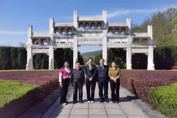 “缅怀革命先烈  传承红色基因”参观独秀园